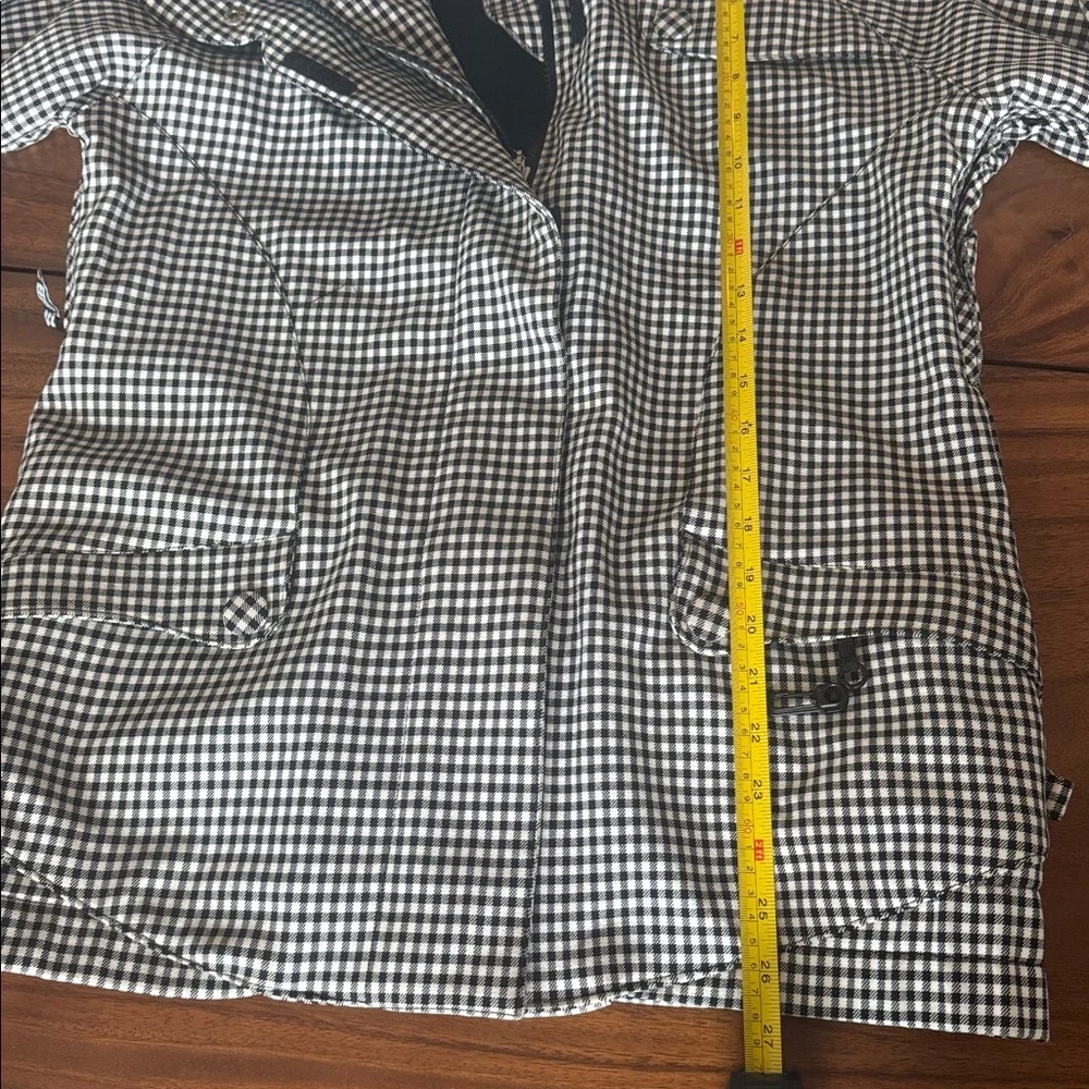 Roxy Black and White Limited Edition Snowboarding Jacket - Picture 4 of 6